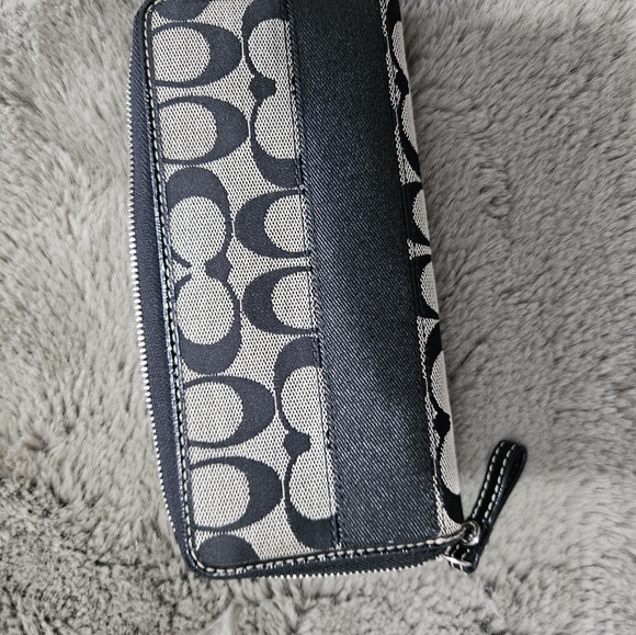 Wallet - Picture 4 of 5